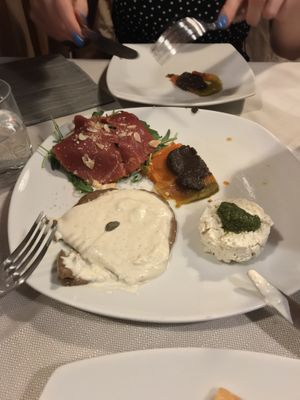 Vegan antipasto at Mezzaluna in Turin