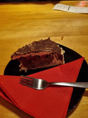 Donauwelle #Veganuary at Subrosa Kneipenkollektiv in Kiel