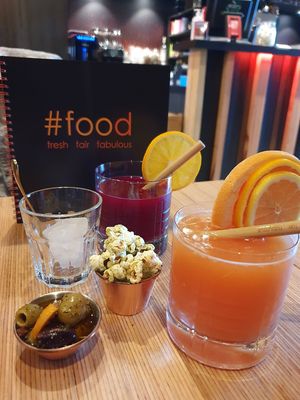 fresh juices and popcorn and olives at Verthé in Diksmuide