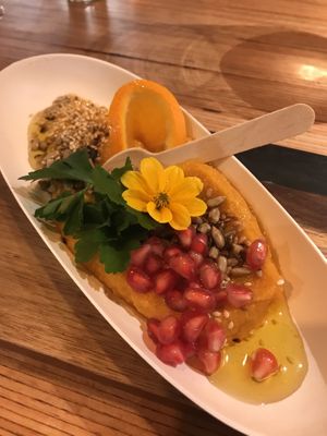 Dip van geroosterde wortelen met sesam  at Verthé in Diksmuide