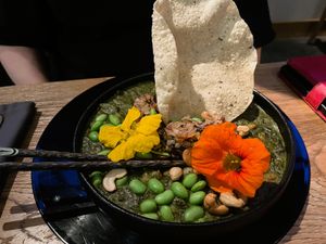 Curry van spinazie, paddenstoel, cashew at Verthé in Diksmuide