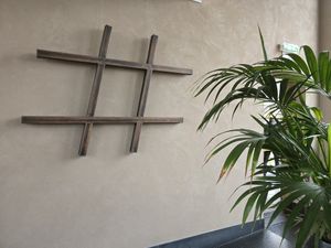 Logo on wall at Verthé in Diksmuide