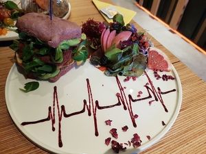 Beet burger (heartbeat) at Verthé in Diksmuide