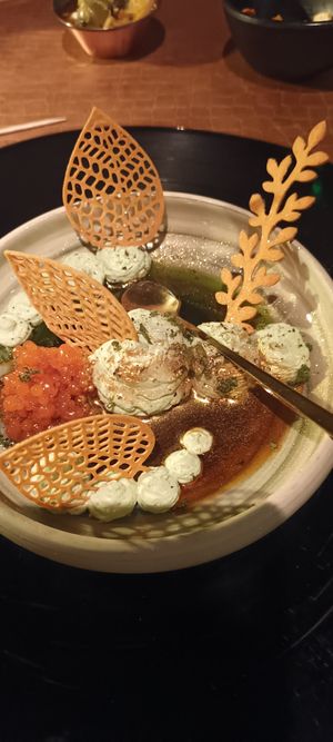 Starter van erwtencreme en chips van peulvruchten at Verthé in Diksmuide