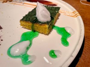 𝗛𝗶𝗱𝗱𝗲𝗻 𝗧𝗿𝗮𝗰𝗸
Huishoudspons met Dreft

Het welgekende illusiedessert. Een magische afsluiter, Uniek in België! https://restaurantverthe.be/illus at Verthé in Diksmuide