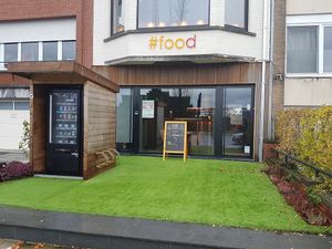 front with vending machine at Verthé in Diksmuide