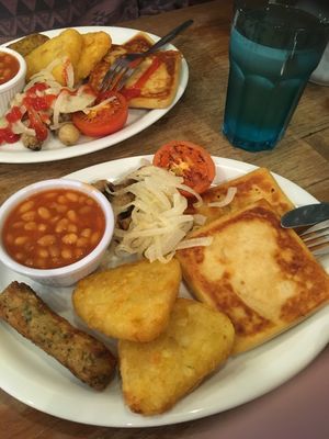 Vegan Ulster Fry :) at Maggie Mays in Belfast