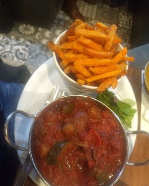 Chili bowl and sweet potatoes at Maggie Mays in Belfast