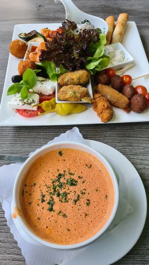 Vegan plate and vegan tomato soup at Galicia in Viernheim