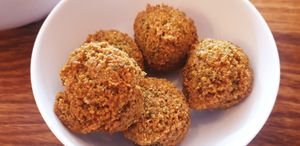 5 falafel balls $4 but $3.50 without dip at Mama Falafel in Elsternwick