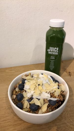 Classic acai bowl + a green juice at JuiceBrothers - Raamsteeg in Amsterdam