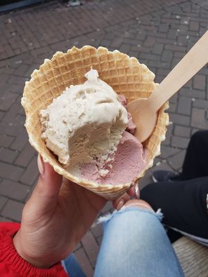 Banana walnut and raspberry at JuiceBrothers - Raamsteeg in Amsterdam