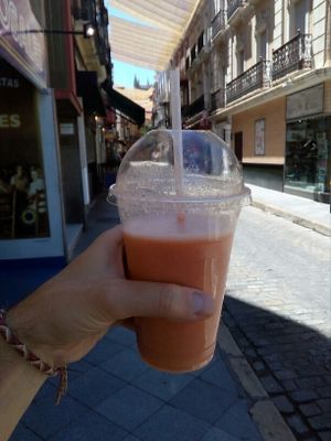 sol de verano (banana, avocado and watermelon) at Milk Away in Sevilla