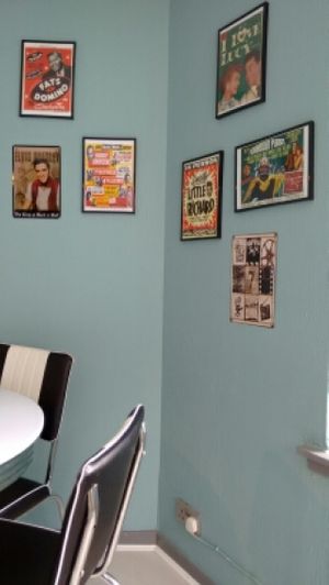 nice decor at Lulu's Diner in South Queensferry