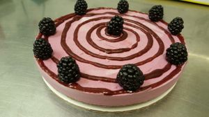 Blackberry 'Cheese'cake (Raw, GF, Sugar-free)

Available: a variety of sugar-free desserts, both raw and baked at Purple Sprout Conscious Organics in Buffalo Grove