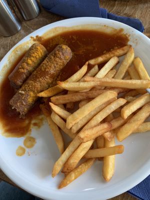 Currywurst and fries at Yummies in Hamburg