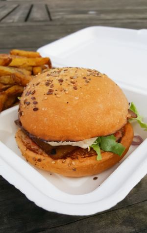 The "Vrai mage" burger at Chez Veg'Anne - Food Truck in Strasbourg