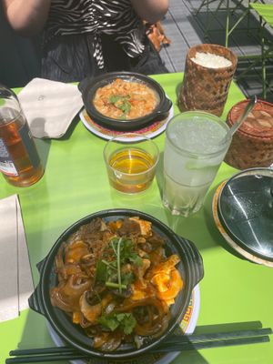 Tien Hiang Marmite and caramelised “chicken” at Tien Hiang in Paris