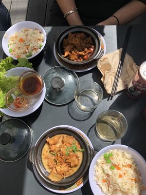 Poulet caramel et riz cantonais  at Tien Hiang in Paris