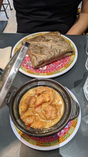 Lo mai gai & caramelized onion "beef" soup at Tien Hiang in Paris