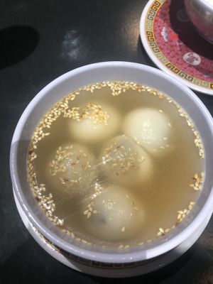 Tang yuan (sticky rice balls with sesame and ginger sirup - dessert)  at Tien Hiang in Paris
