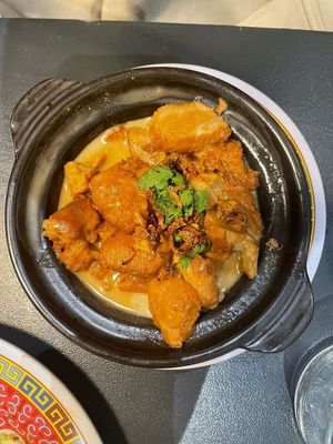 Caramelized chicken at Tien Hiang in Paris