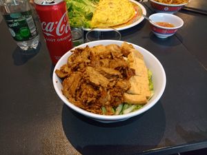 Bo bun with lemongrass "beef" at Tien Hiang in Paris
