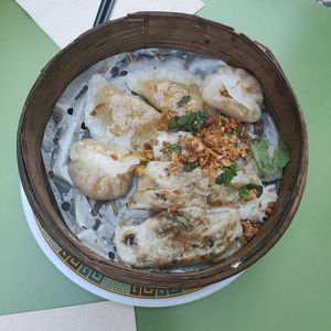 Mixed steamed appetisers: delicious! at Tien Hiang in Paris