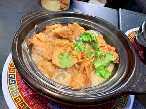 Caramelised cooking “chicken” pot   at Tien Hiang in Paris