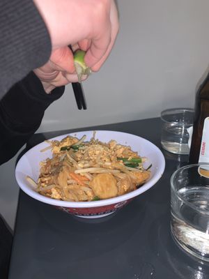 Chicken pad thai at Tien Hiang in Paris