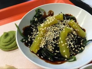 spinach salad at MakiMaki Sushi Green in Dortmund