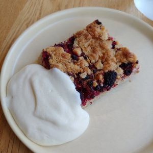 Smulpaj with vanilla cream at Gamla Bibliotekscafeet in Umea