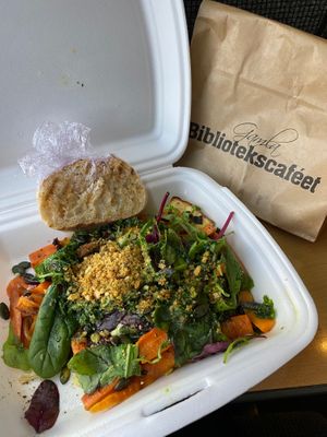 Daily vegan offer at Gamla Bibliotekscafeet in Umea