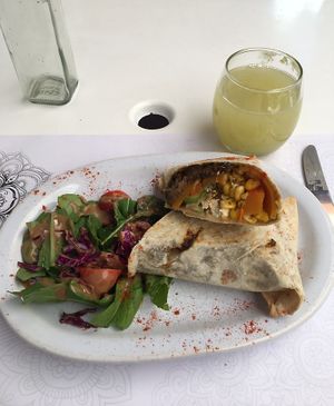 Vegan roll with tofu (great dressings) at Zen Tea in San Martin De Los Andes