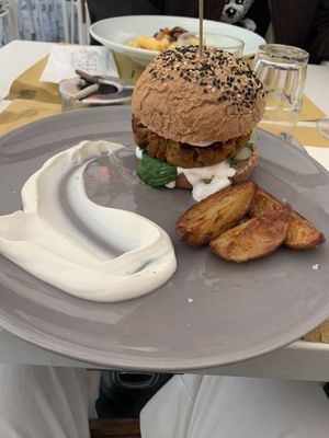 The bread was cold… Mayo incredible and quite overpriced (16€) at Ginger in Rome