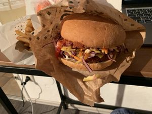 Cheese burger at Swing Kitchen - Operngasse in Vienna