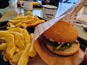 Cheese Burger (combo = burger, fries and refillable drinks) at Swing Kitchen - Operngasse in Vienna