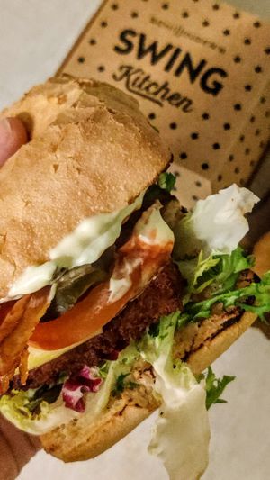 Chicago Edgy with bacon at Swing Kitchen - Operngasse in Vienna