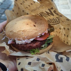 Chili Burger at Swing Kitchen - Operngasse in Vienna