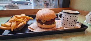 Swing burger combo at Swing Kitchen - Operngasse in Vienna