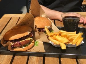 vegan burgers at Swing Kitchen - Operngasse in Vienna