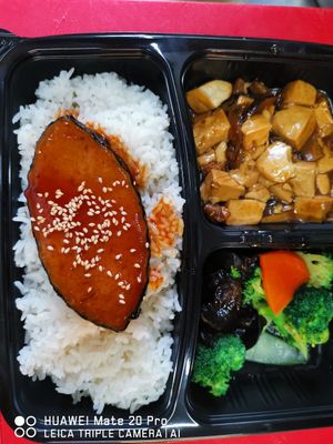Bento set at Dao of Vegetarian 素道斋 in Central Singapore