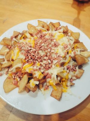 Bacon and cheese fries 🤤 at Ruta 42 in Lhospitalet De Llobregat