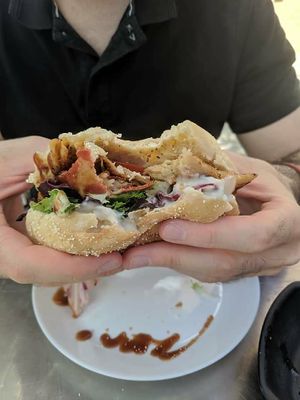 Hamburguesa tipo pollo y bacon at Ruta 42 in Lhospitalet De Llobregat