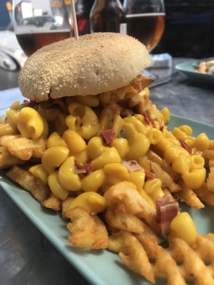 Mac and cheese hooligan “beef” burger at Ruta 42 in Lhospitalet De Llobregat