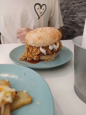 La maja desnoodles at Ruta 42 in Lhospitalet De Llobregat