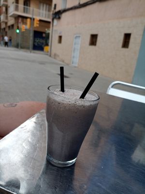 An oreo milkshake at Ruta 42 in Lhospitalet De Llobregat