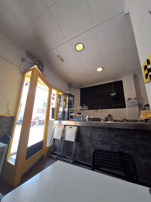 Interior del local. at Ruta 42 in Lhospitalet De Llobregat