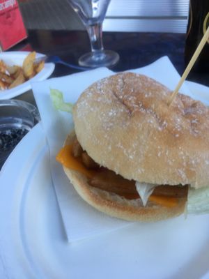 “Pollo” vegetal, heura  at Ruta 42 in Lhospitalet De Llobregat