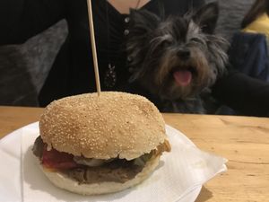 She likes Ruta too! at Ruta 42 in Lhospitalet De Llobregat